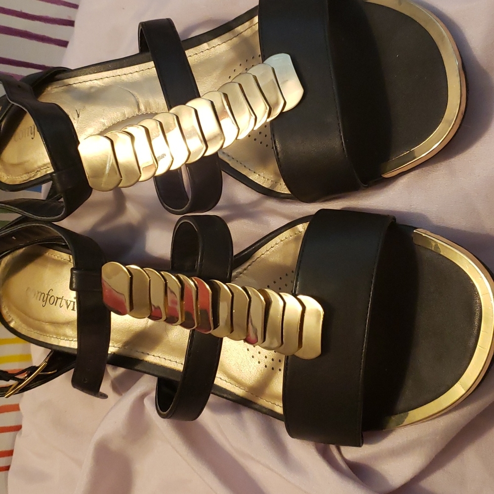 Women's 11W  Sandals